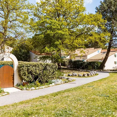 Holiday home Les Maisons De L'ocean-3 By Interhome